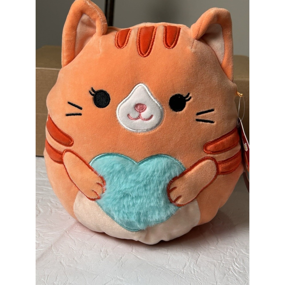 Squishmallows Gigi Cat 8" Tabby 2024 Valentine's Day Blue Fuzzy Heart Plush‎ Toy